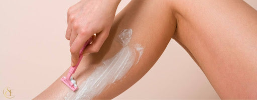 Shaving with a Razor Vs. Waxing: Pros and Cons